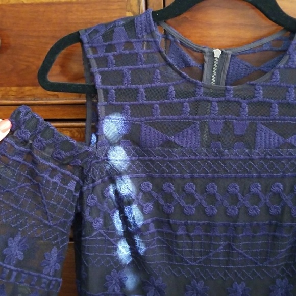 Blouse/Top - Picture 3 of 5